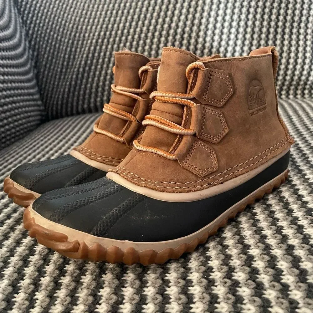 Sorel Out N About brown leather ankle duck boot women’s shoe size 5/youth 4.5